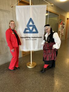 Konur minntust þess að 50 ár eru liðin frá því að konur á rauðum sokkum lögðu niður störf.  